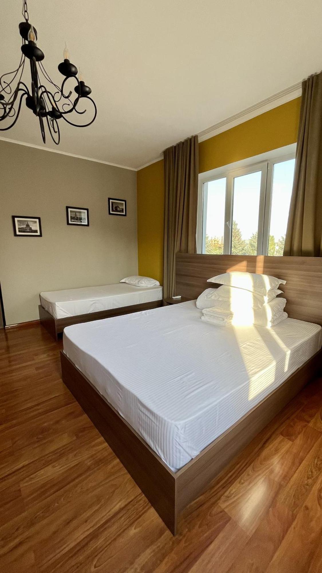 People Guest House Biszkek Zewnętrze zdjęcie