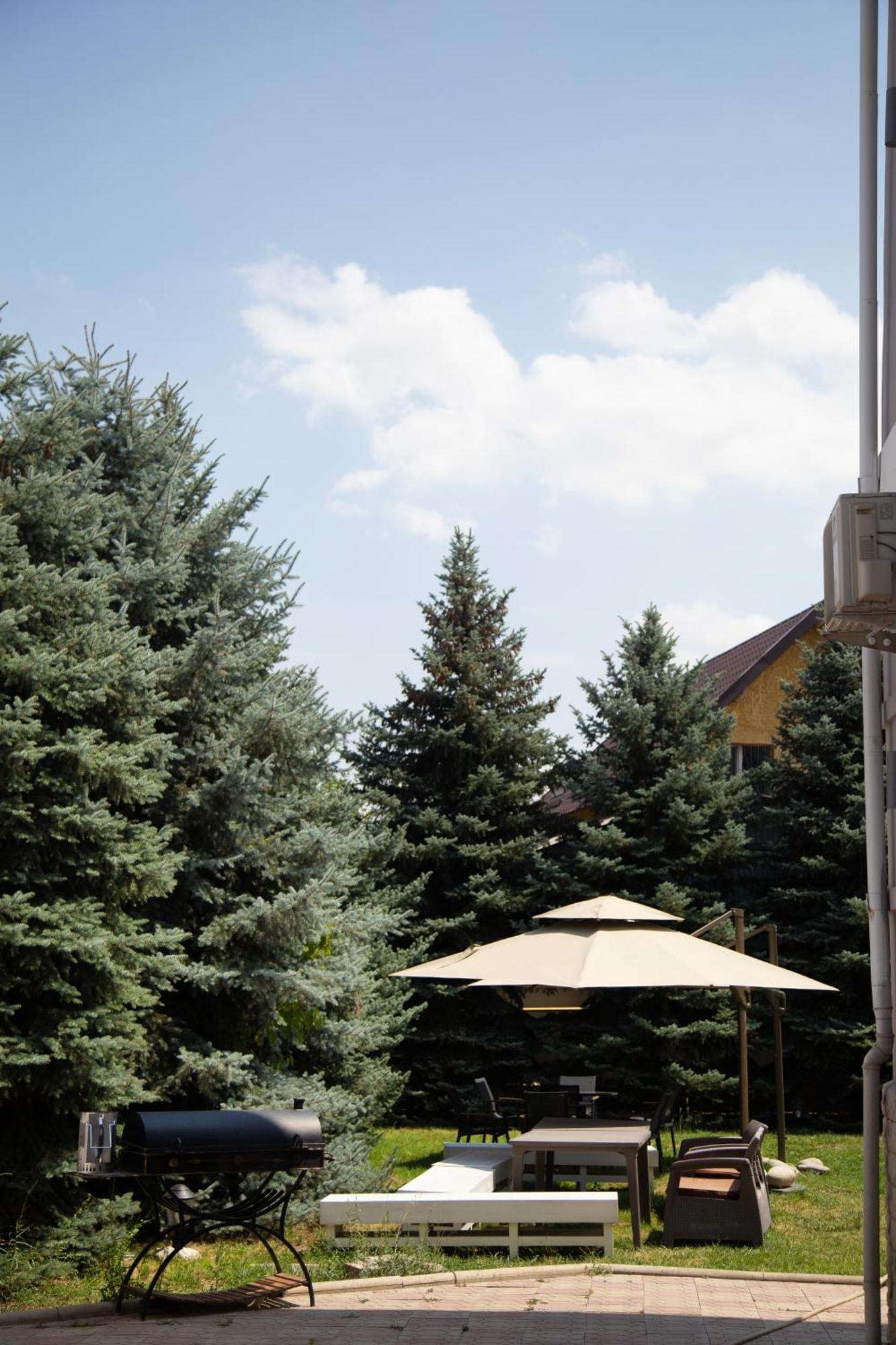 People Guest House Biszkek Zewnętrze zdjęcie